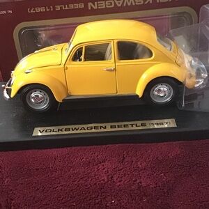 1967 Volkswagen Beetle Die-Cast Model Car - Yellow